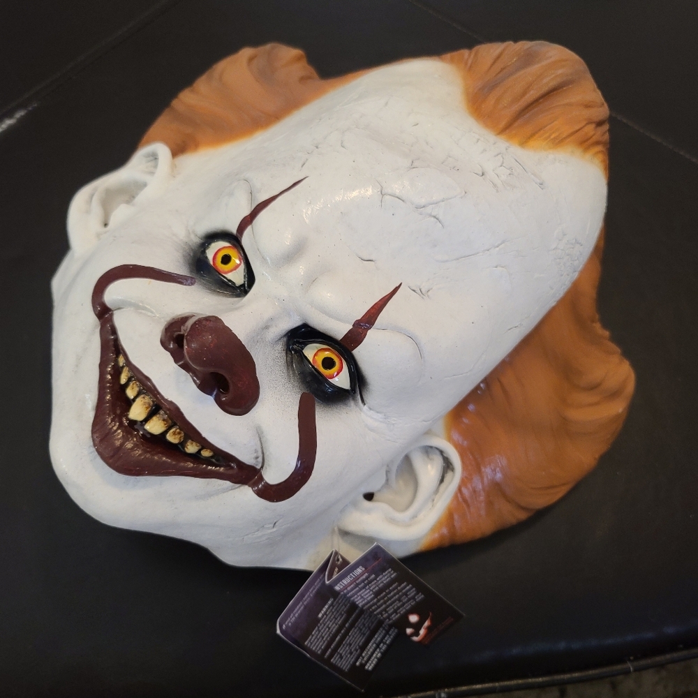 It pennywise mask